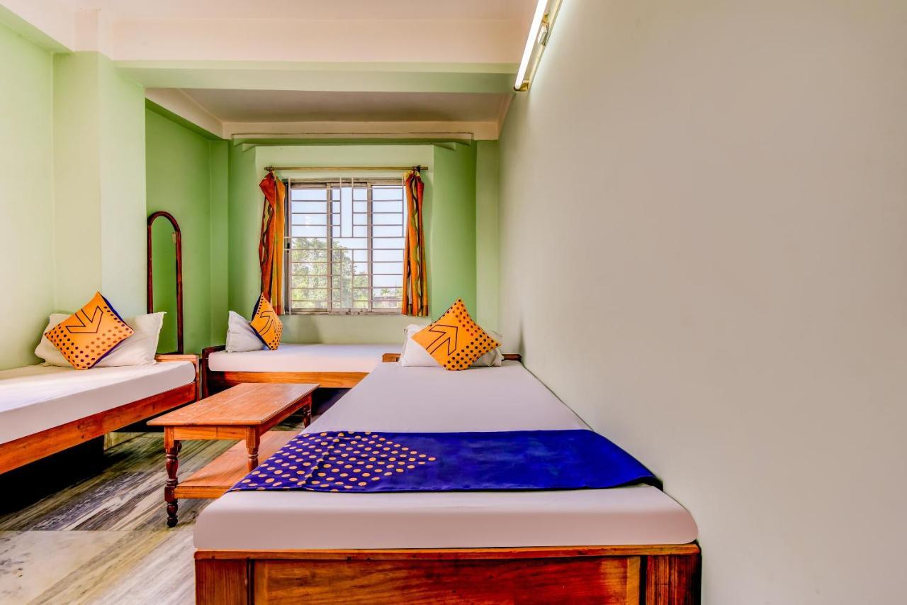 Oyo 63538 Hotel Lotus 1 Khanapara Habitación foto