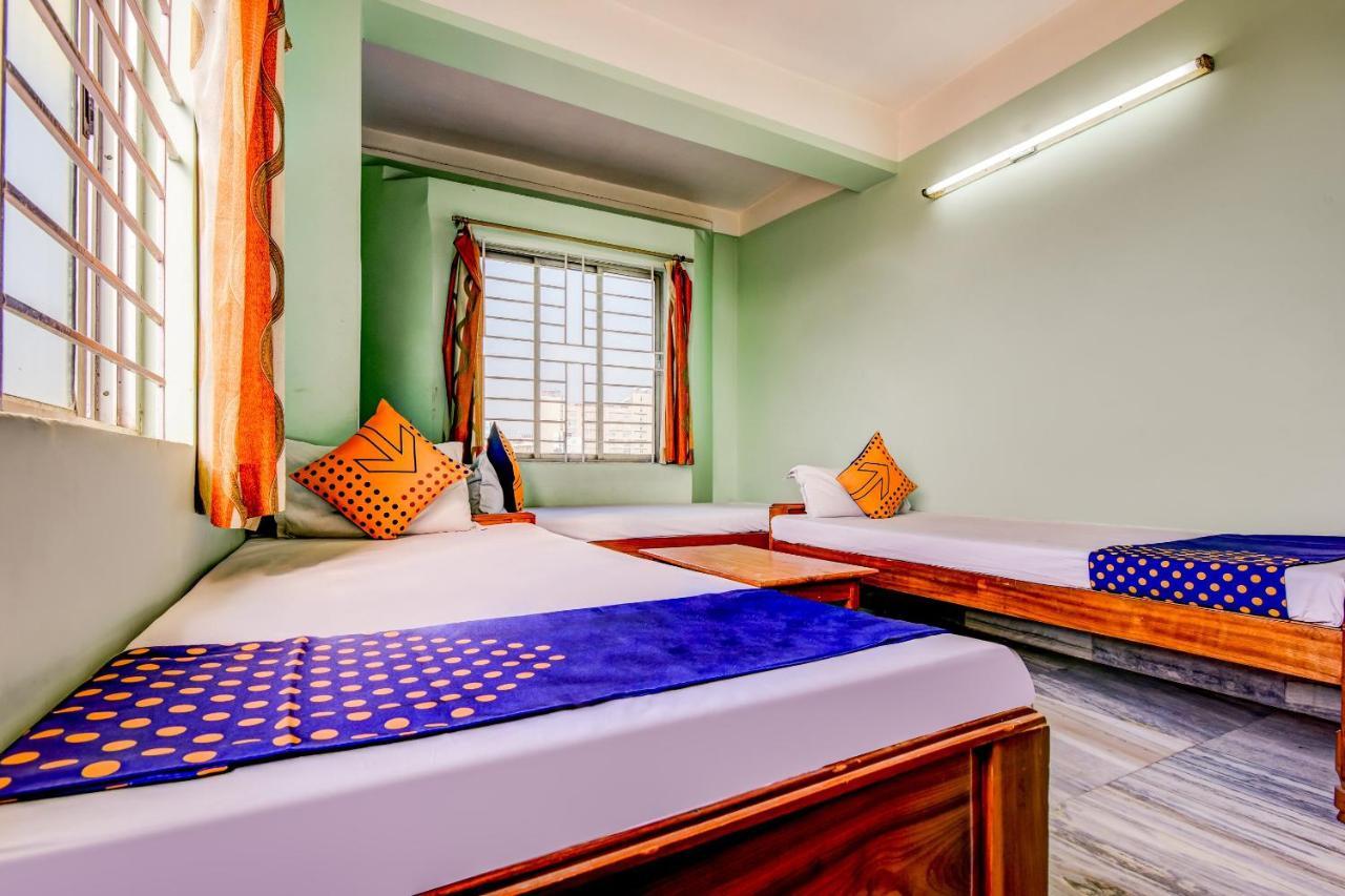 Oyo 63538 Hotel Lotus 1 Khanapara Exterior foto